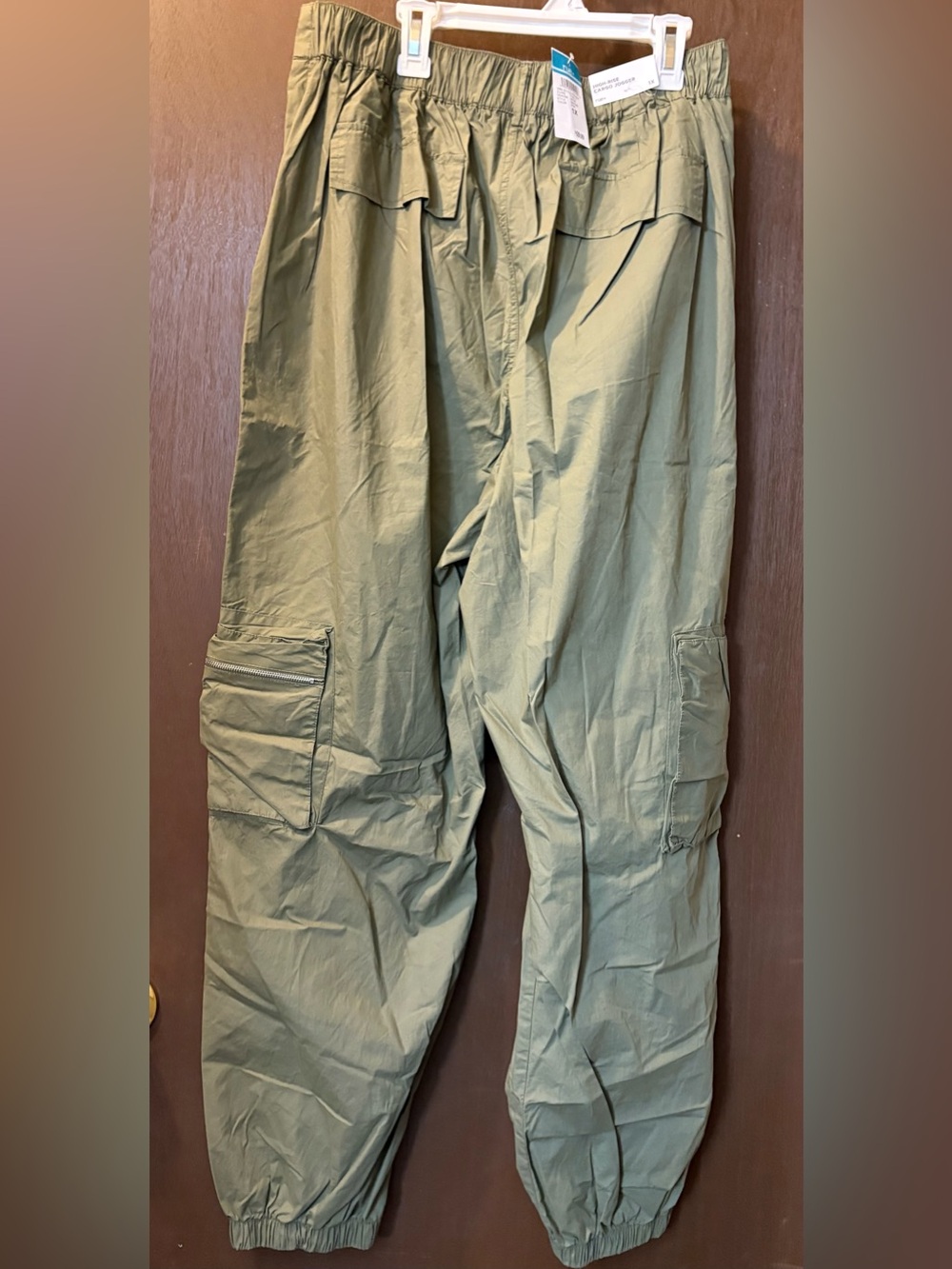NWT - Women’s olive green rue+ (rue21) high-rise cargo joggers. Size 1X. - Picture 5 of 6